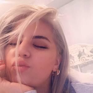 Meet your Posher, Melanie